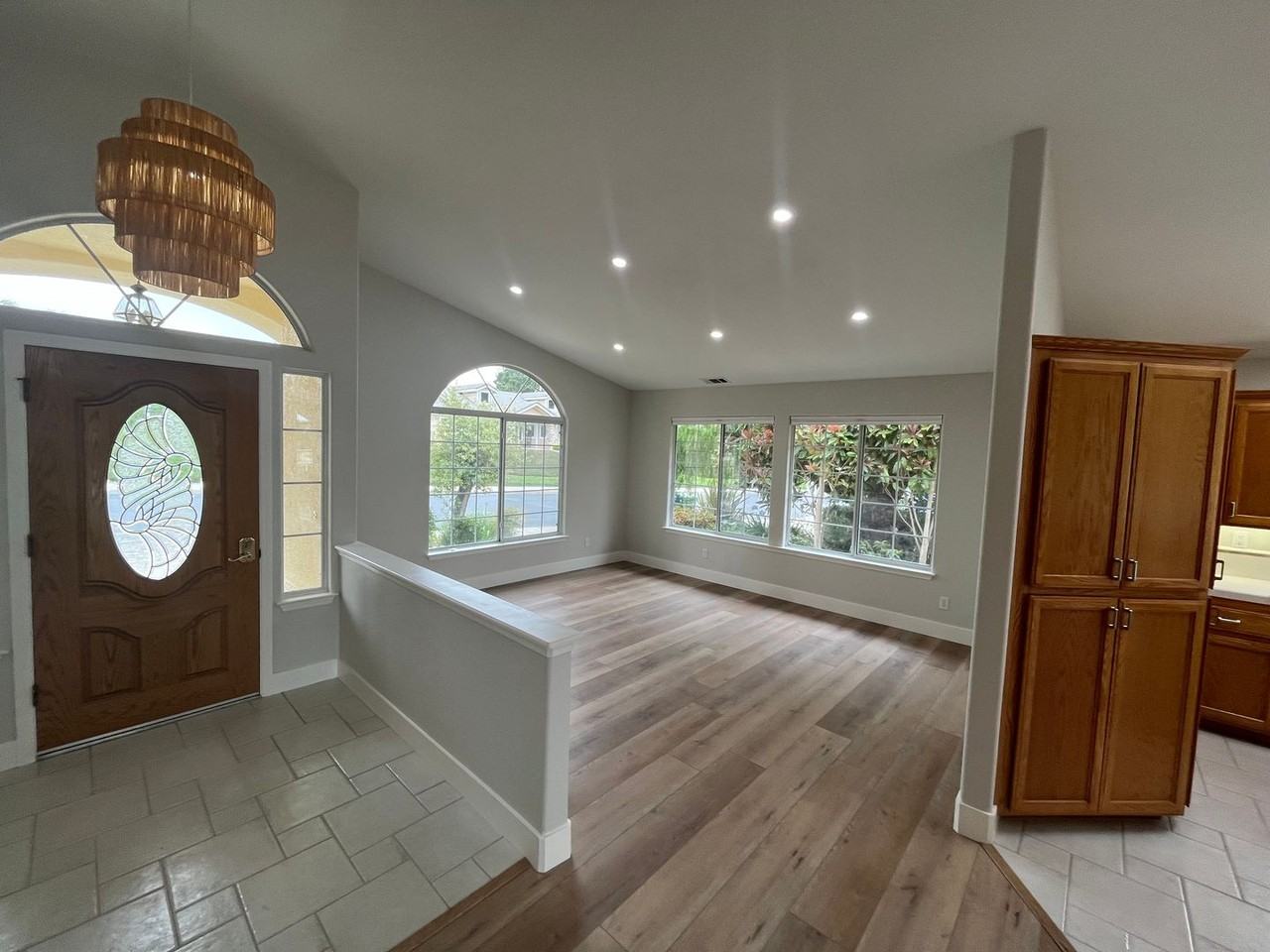 2825 Cathedral Ln - Photo 3 of 18