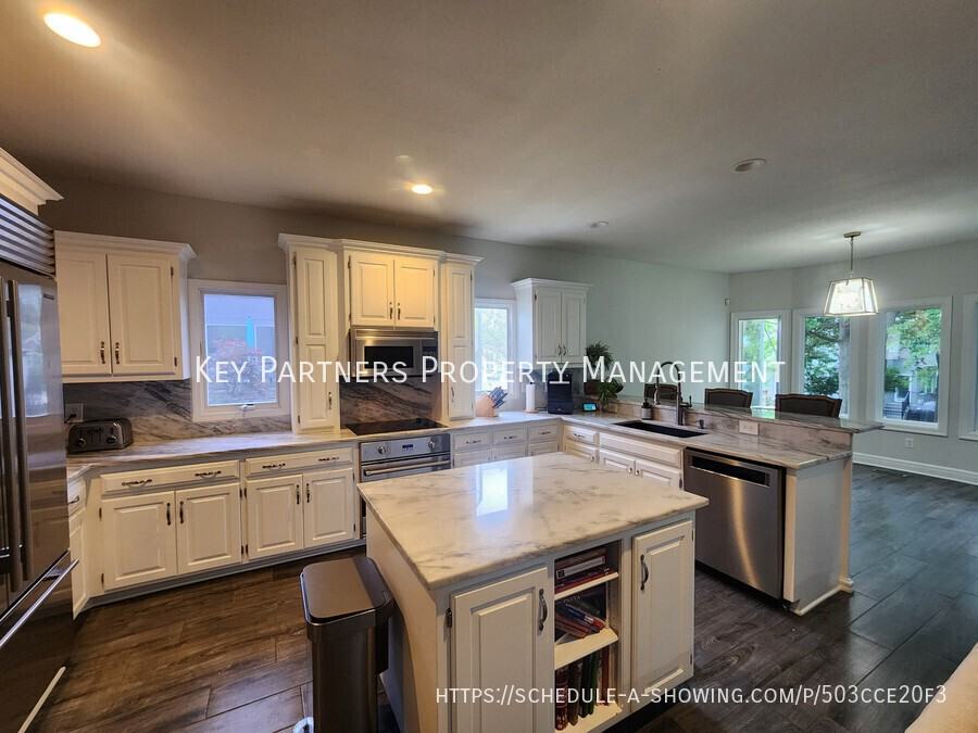 5812 N Ames Ave - Photo 3 of 30