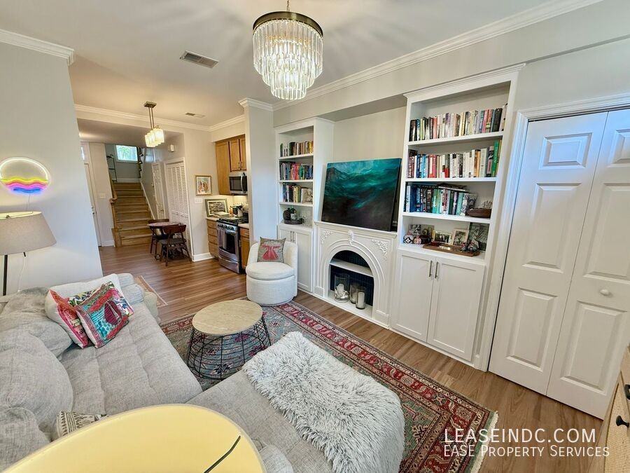 1518 Massachusetts Ave Se - Photo 4 of 19