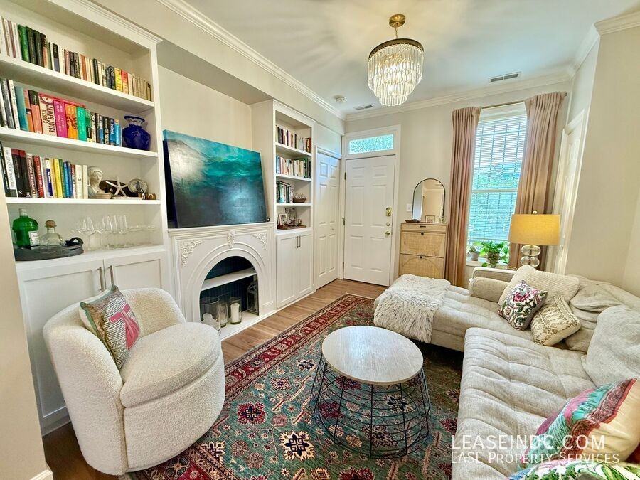 1518 Massachusetts Ave Se - Photo 5 of 19