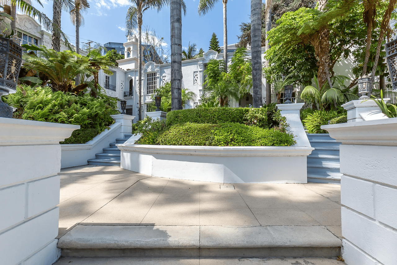 8491 Fountain Ave - Photo 2 of 10