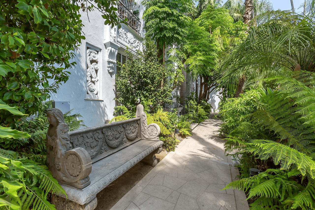 8491 Fountain Ave - Photo 5 of 10