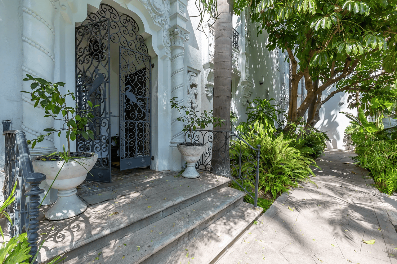 8491 Fountain Ave - Photo 7 of 10