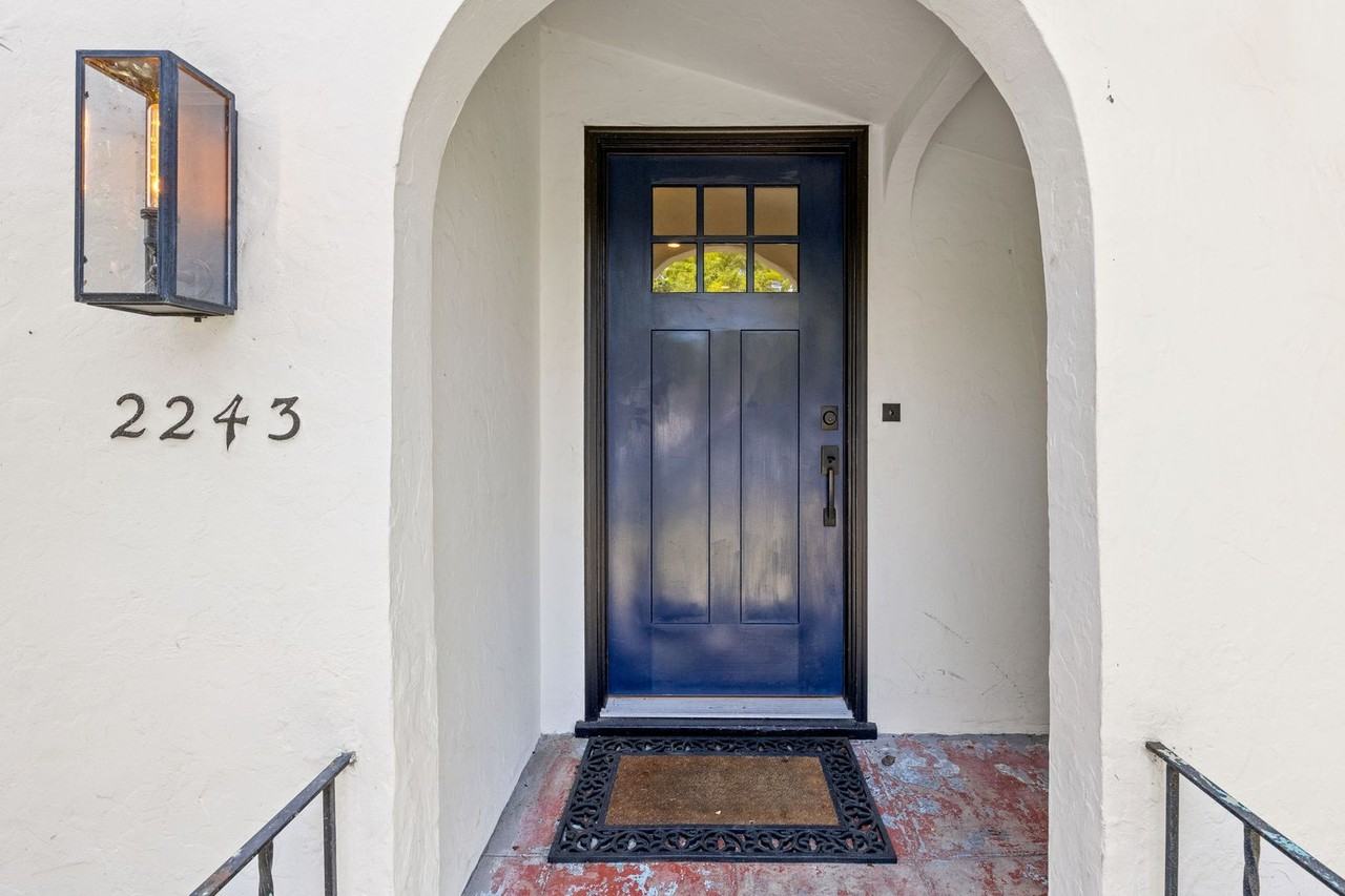 2243 Yajome St - Photo 2 of 41