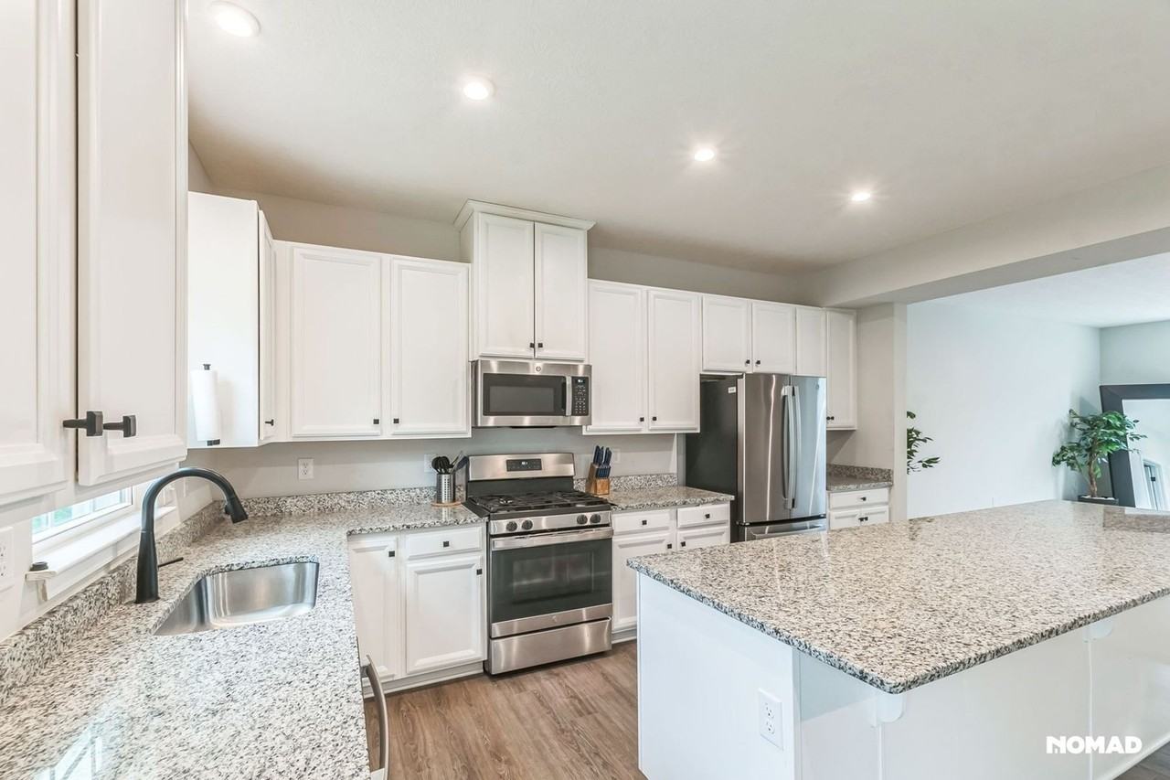 6832 Frey Ln - Photo 6 of 33