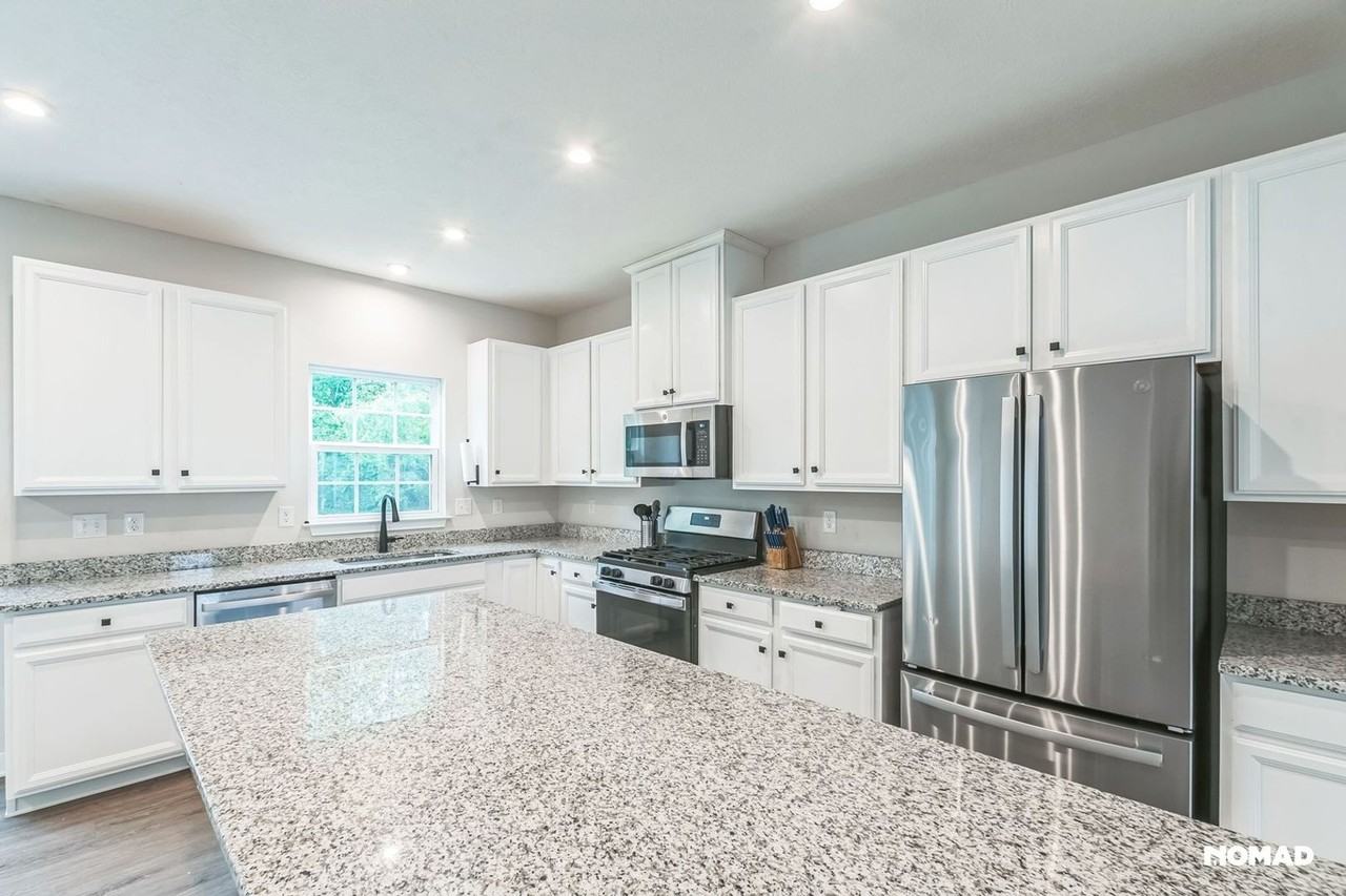 6832 Frey Ln - Photo 5 of 33