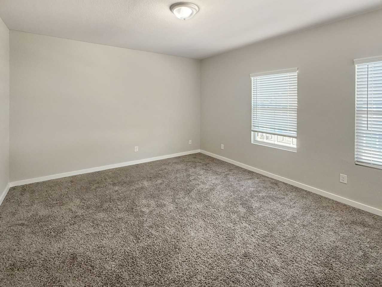 21515 Sir Walter Ln - Photo 2 of 16