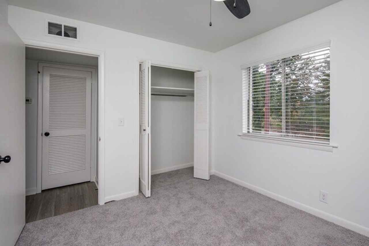 Elmington Park Flats - Photo 3 of 7