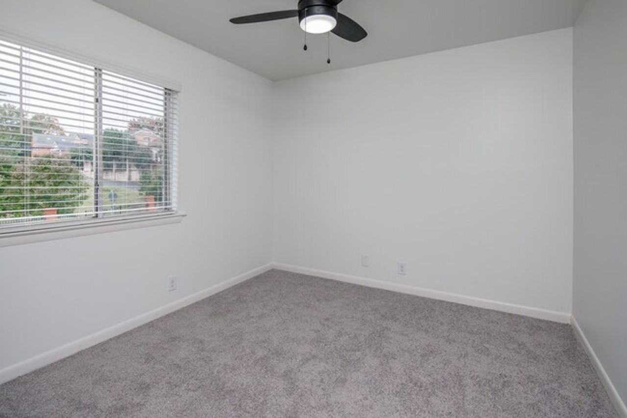 Elmington Park Flats - Photo 6 of 7