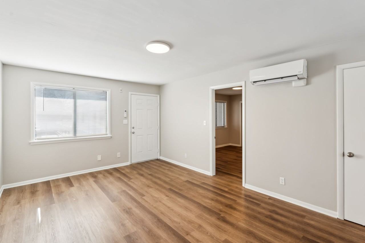 Robertson Avenue Flats - Photo 2 of 18