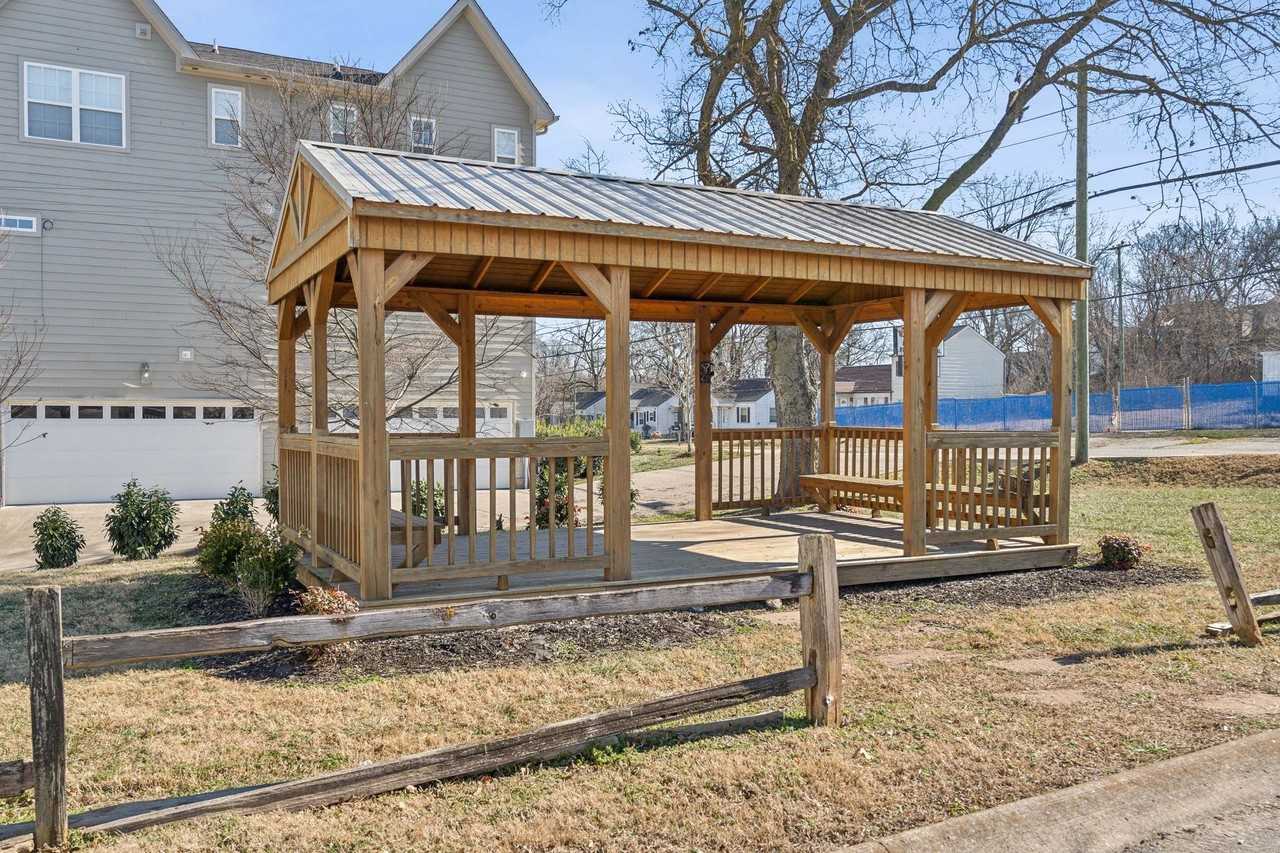 Robertson Avenue Flats - Photo 3 of 18