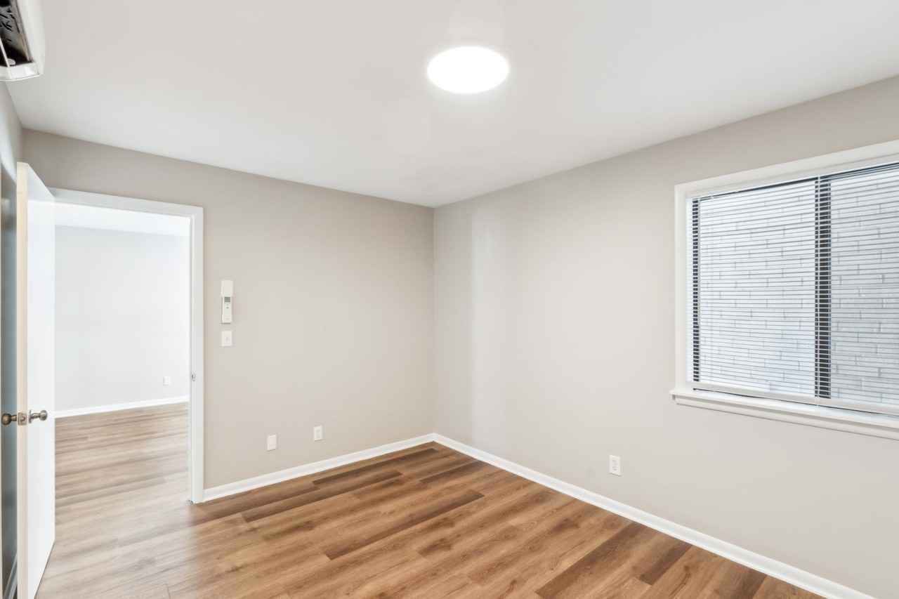 Robertson Avenue Flats - Photo 7 of 18