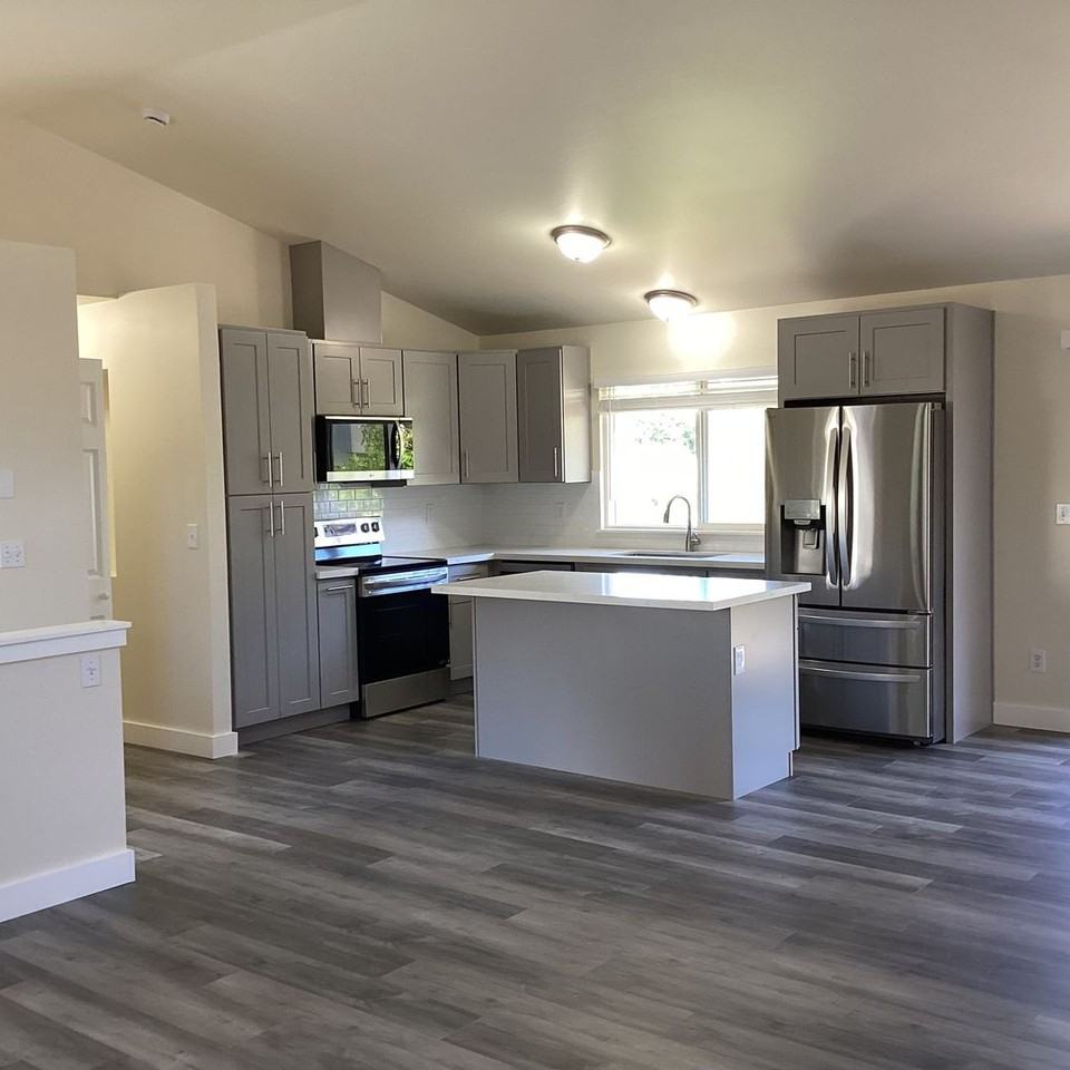 5809 11th Ave W - Photo 3 of 46