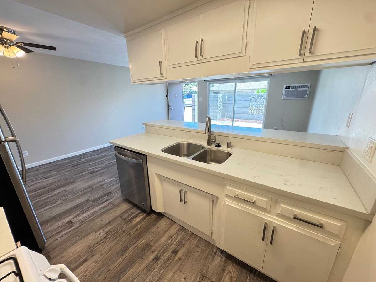 1527-1541 E Walnut Ave. - Photo 2 of 16