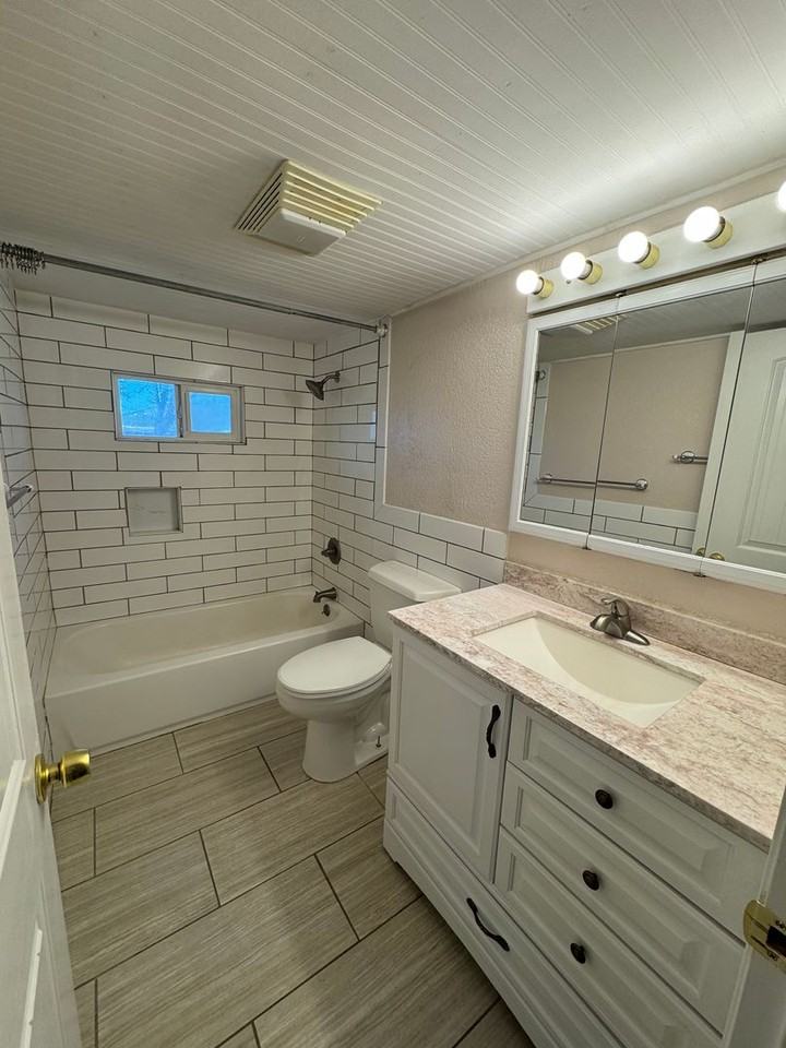 5543 Balsam Dr - Photo 2 of 50