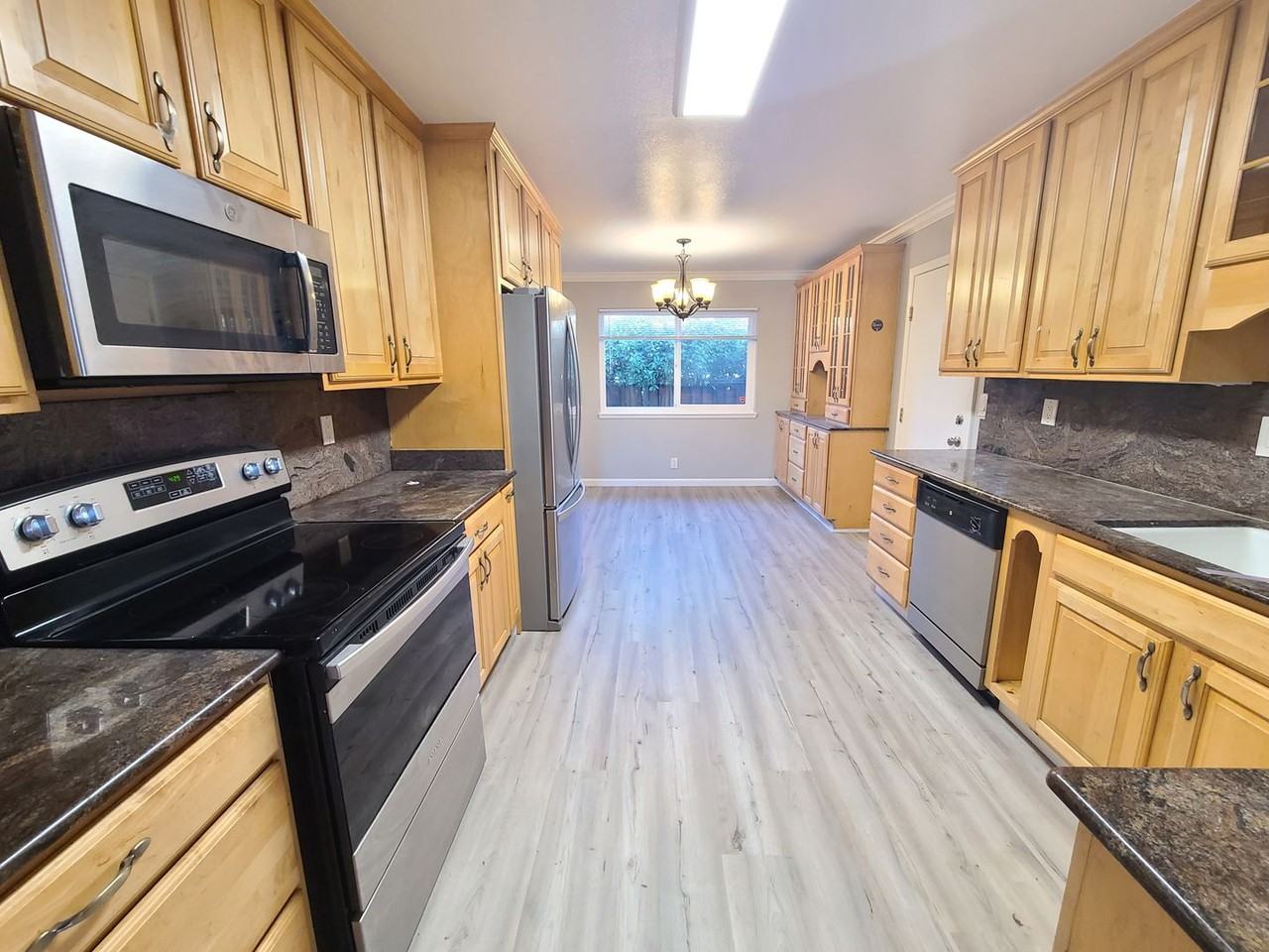 1431 Bryan Ave - Photo 2 of 26