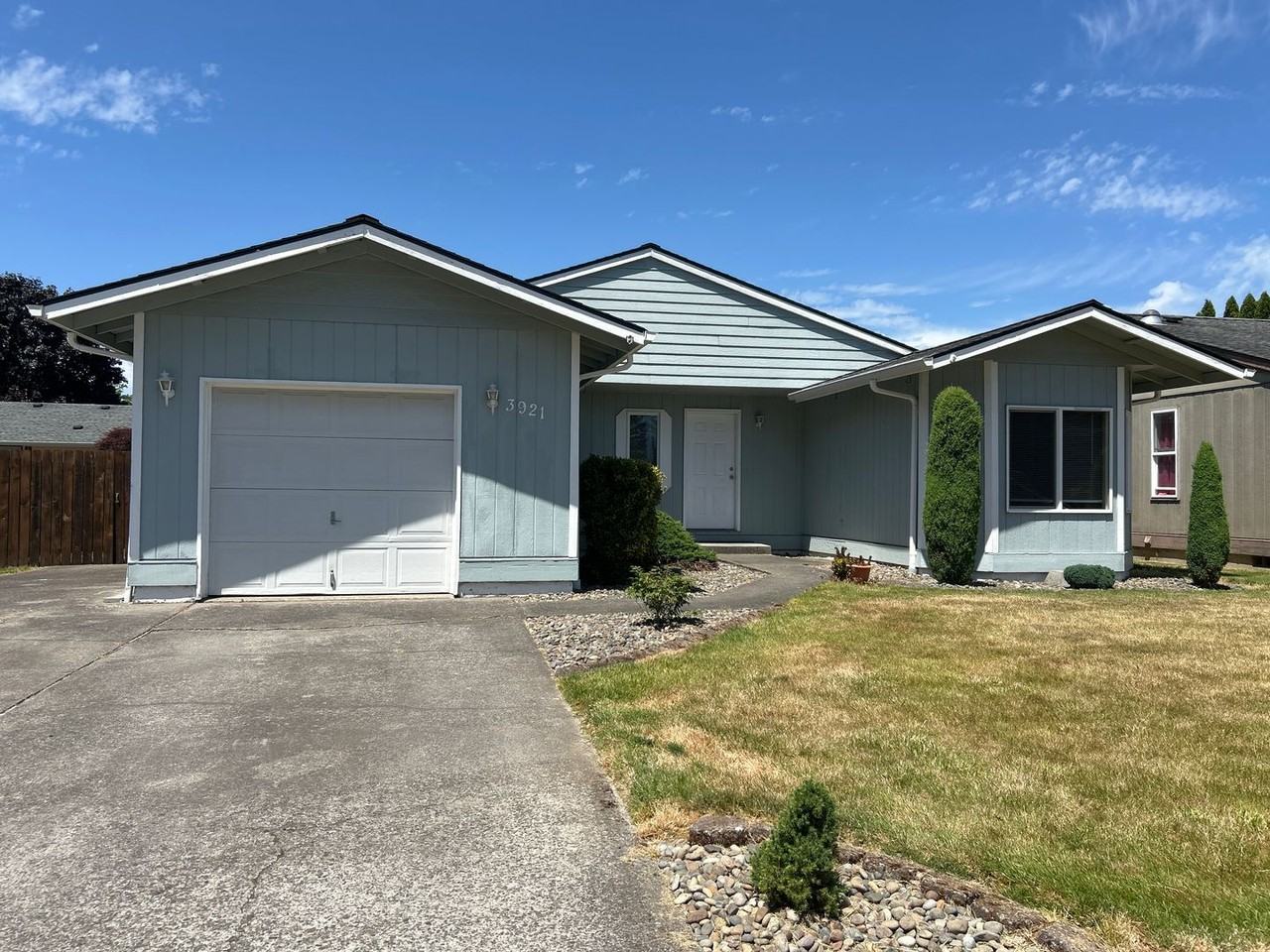 3921 Estate Dr - Photo 2 of 20