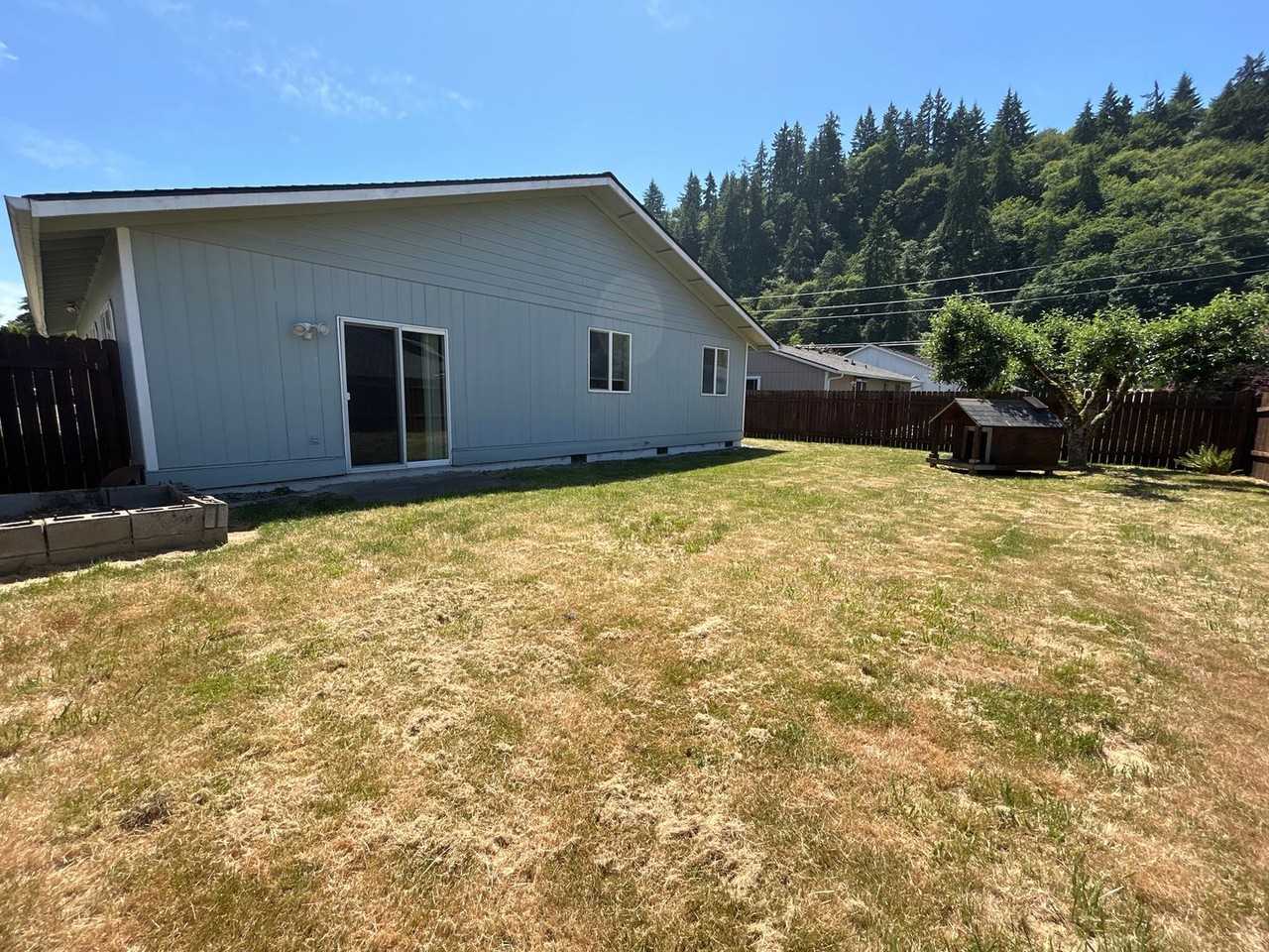 3921 Estate Dr - Photo 3 of 20