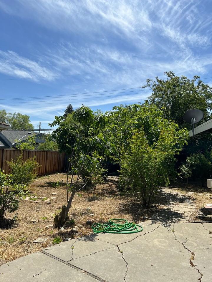 18860 Tuggle Ave - Photo 2 of 9