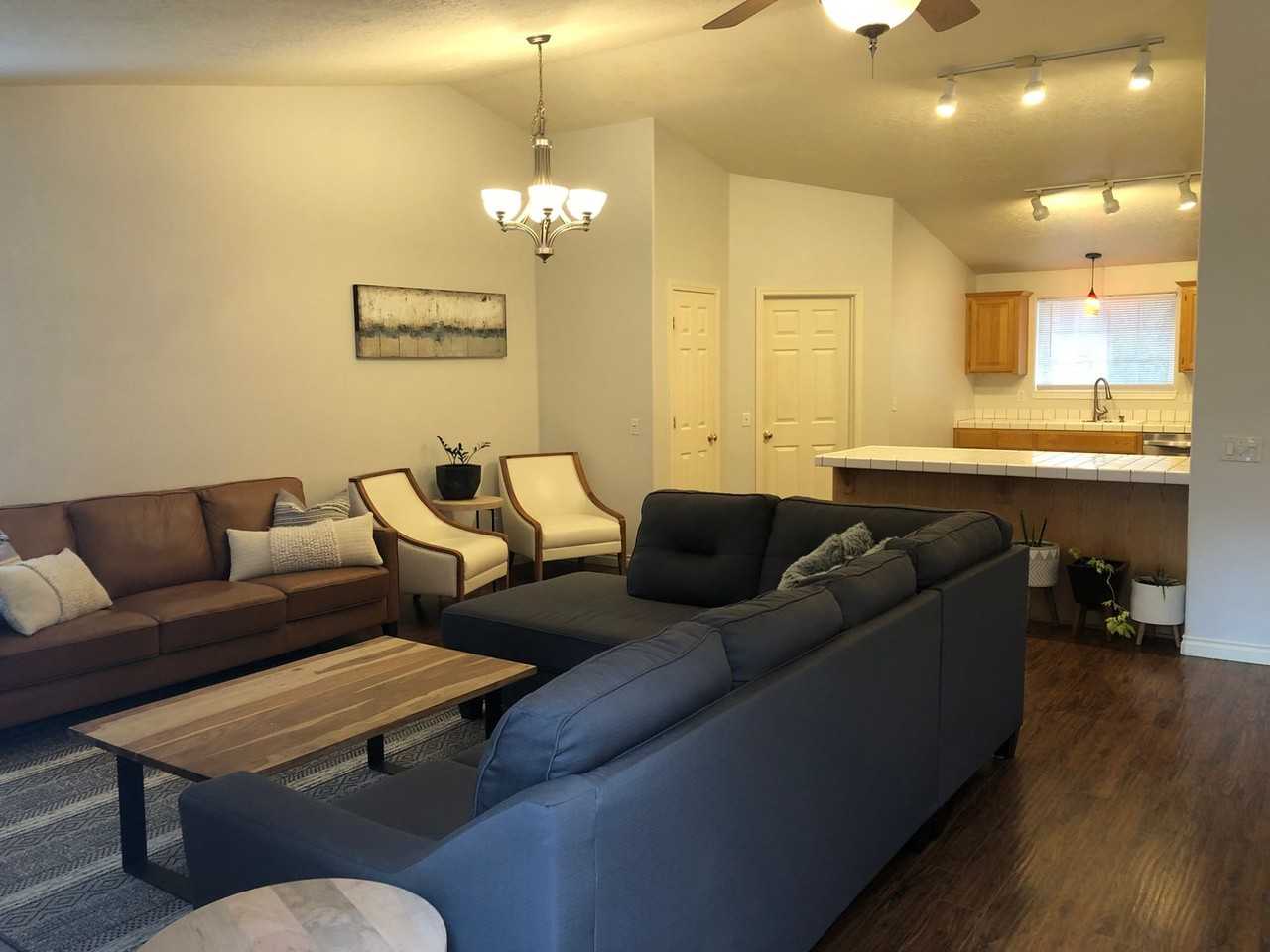 20205 Star Ridge Ct - Photo 5 of 23