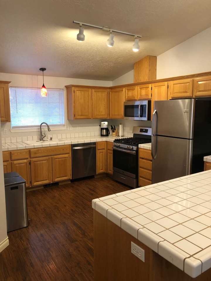 20205 Star Ridge Ct - Photo 7 of 23