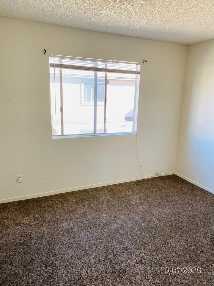 917 Bridgewater St #C - Photo 4 of 8