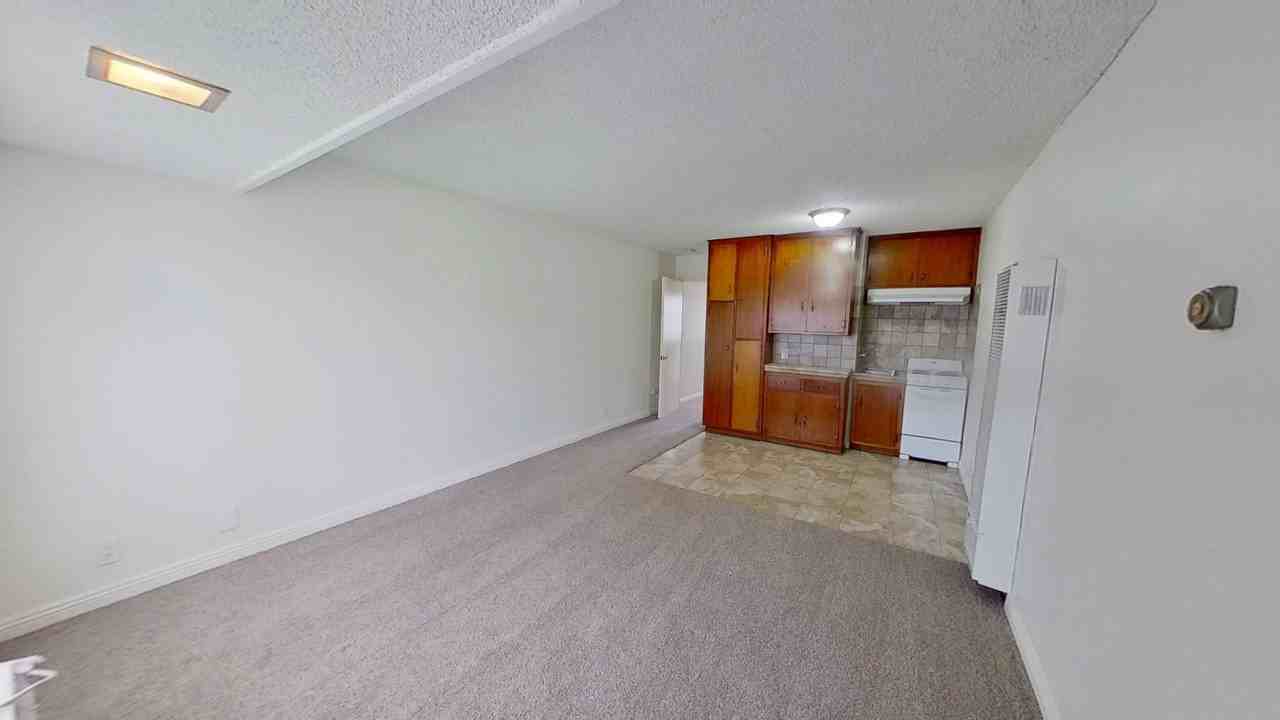 11014 Paloma Ave - Photo 2 of 12