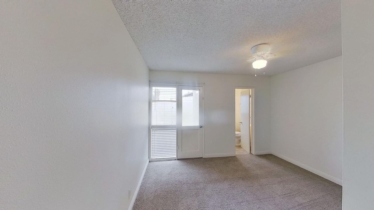 11014 Paloma Ave - Photo 5 of 12