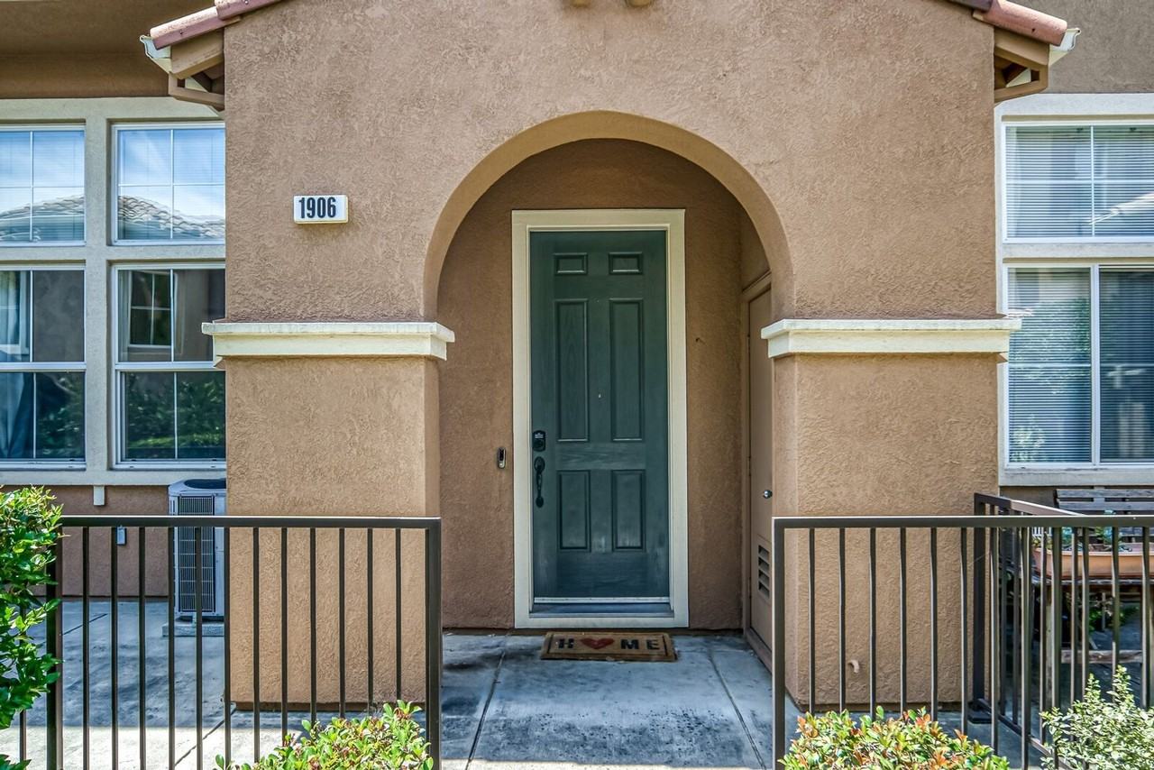 1906 Garzoni Pl - Photo 2 of 37