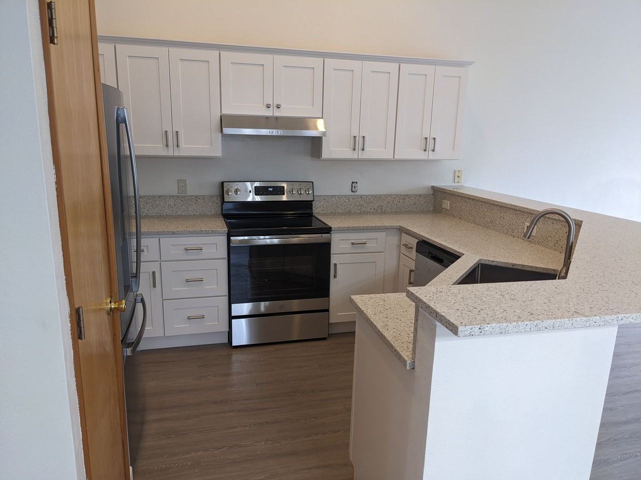 12613 Ne 46th St - Photo 2 of 13