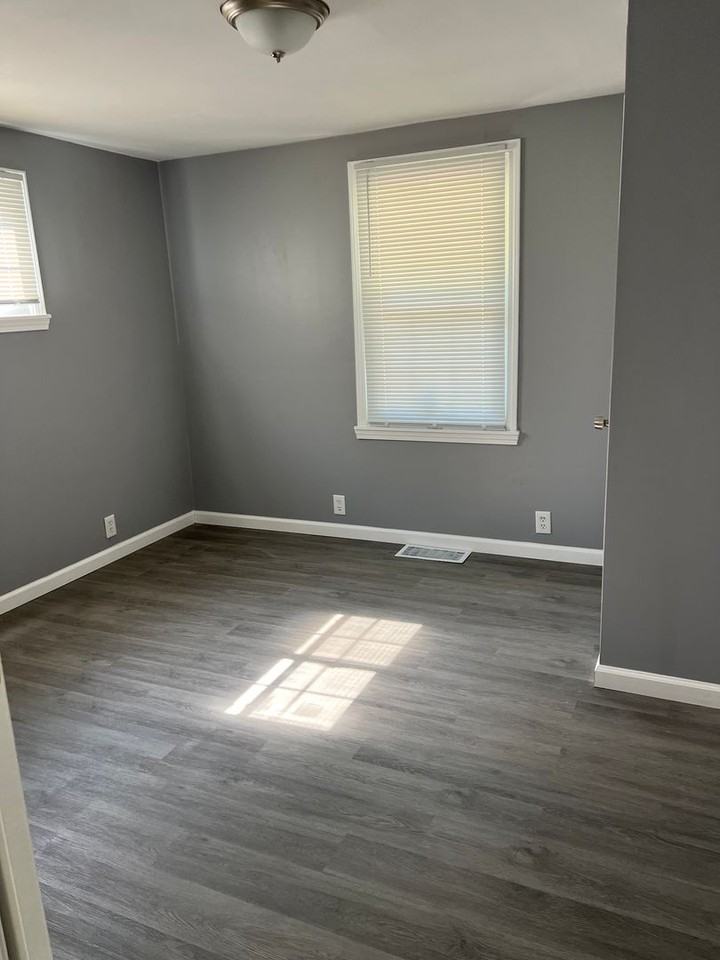 238 Sadonia Ave - Photo 7 of 10