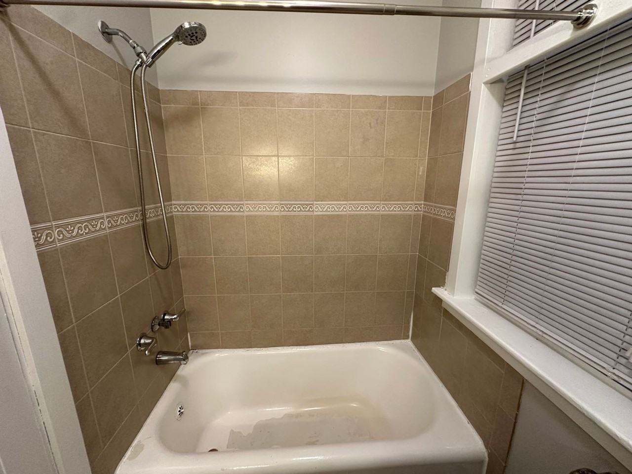 2204 N Avers Ave #3A - Photo 5 of 14