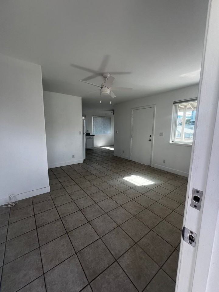 2719A Nakookoo St - Photo 2 of 11