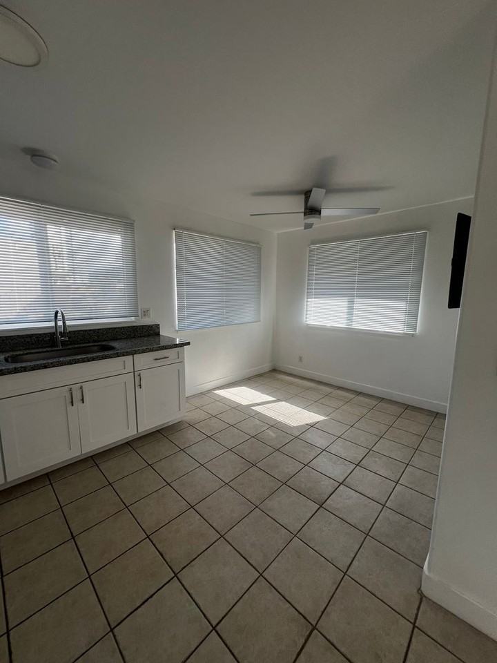 2719A Nakookoo St - Photo 3 of 11