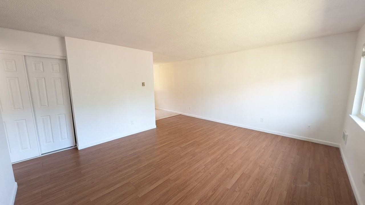 23051 Sw Main St #4 - Photo 6 of 27