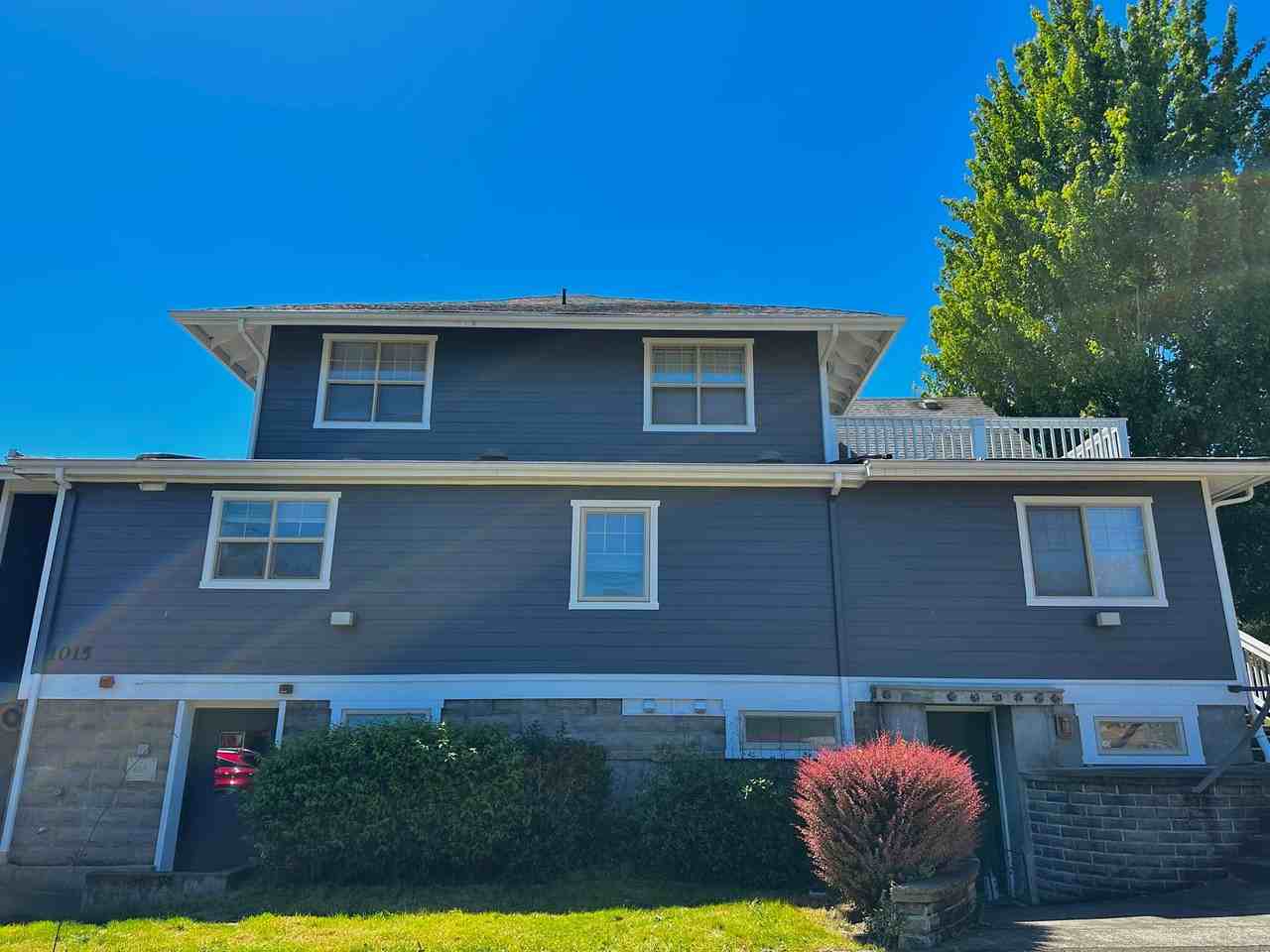 Broadway Manor Apartments - Photo 4 of 10