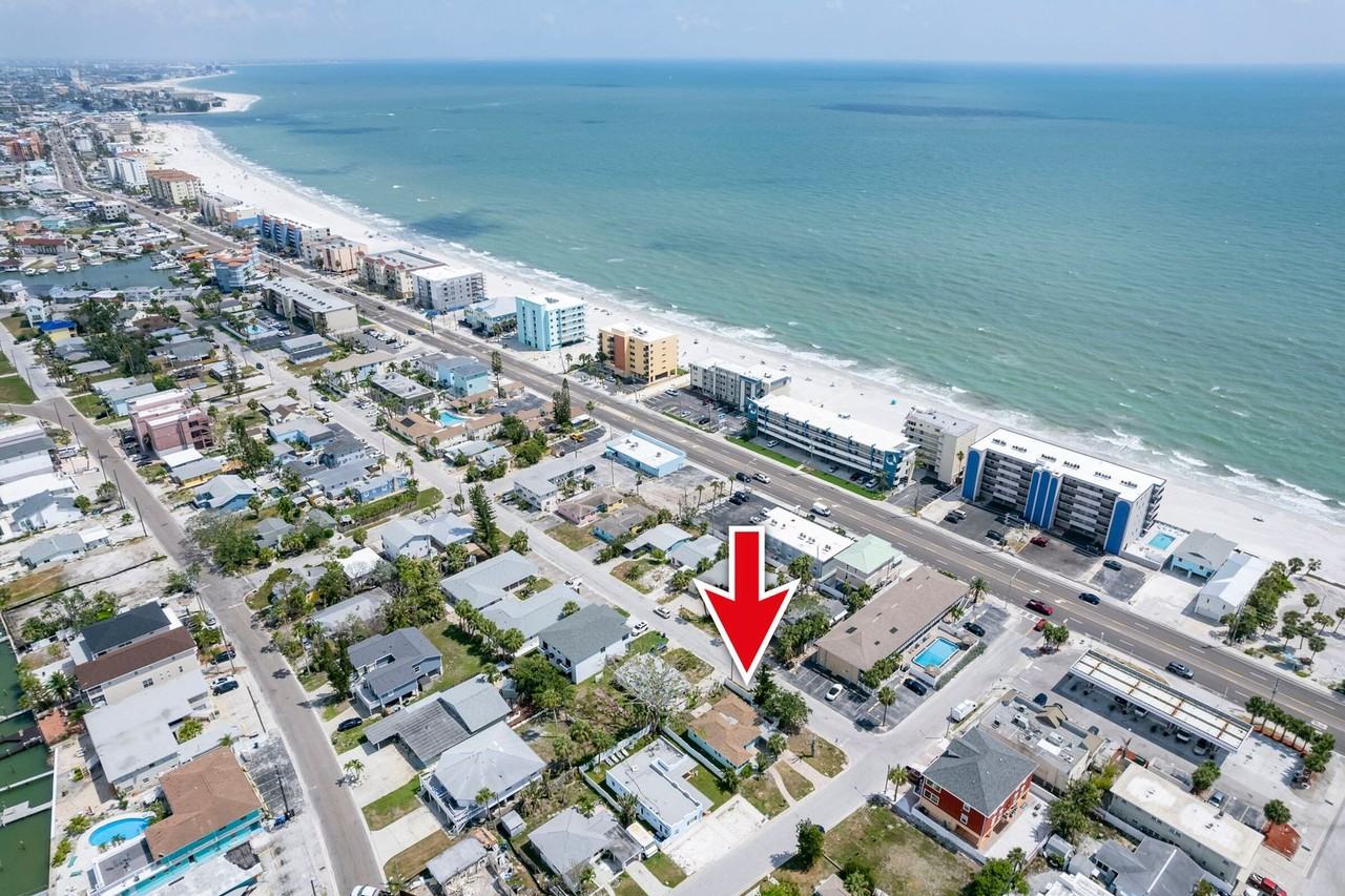 101 143rd Ave E - Photo 4 of 33