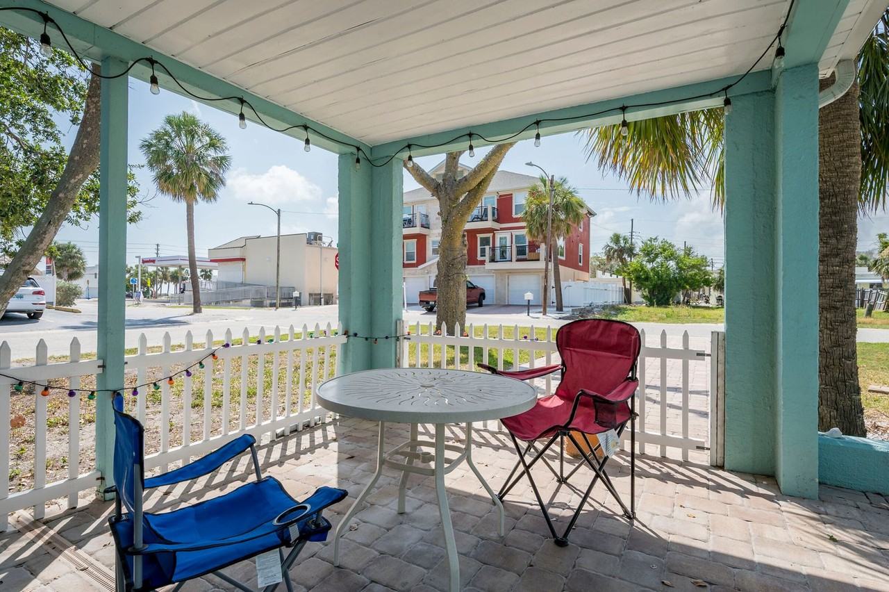 101 143rd Ave E - Photo 6 of 33