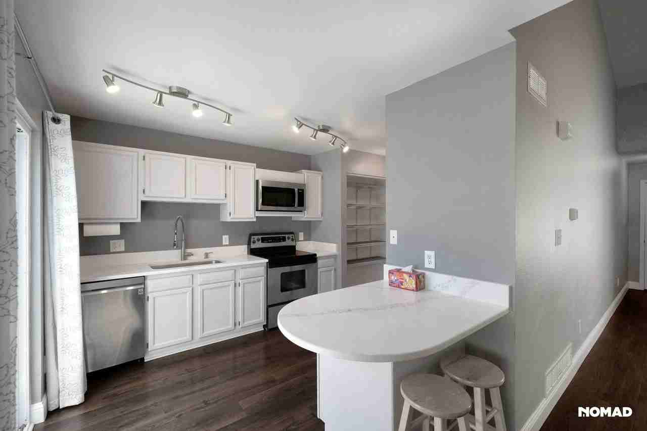 6340 Yank Ct - Photo 3 of 28