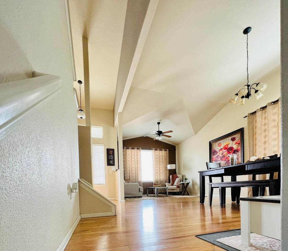 6155 San Mateo Dr - Photo 4 of 31