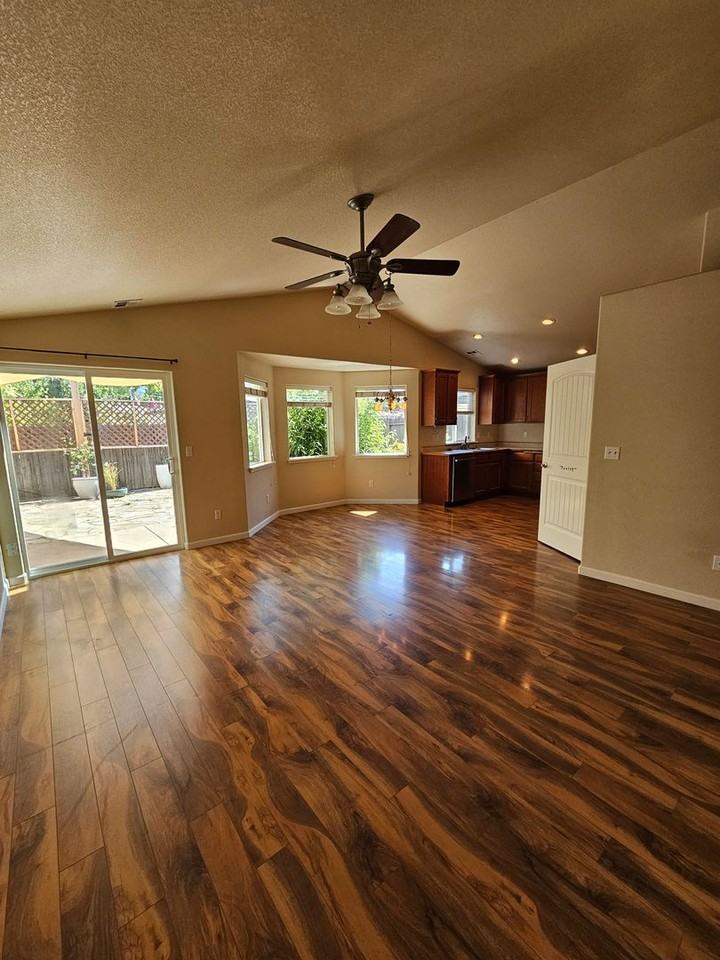 619 Marshall Ave - Photo 3 of 17
