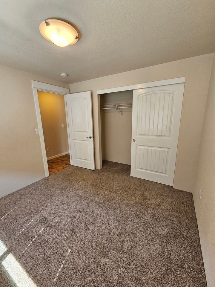 619 Marshall Ave - Photo 6 of 17