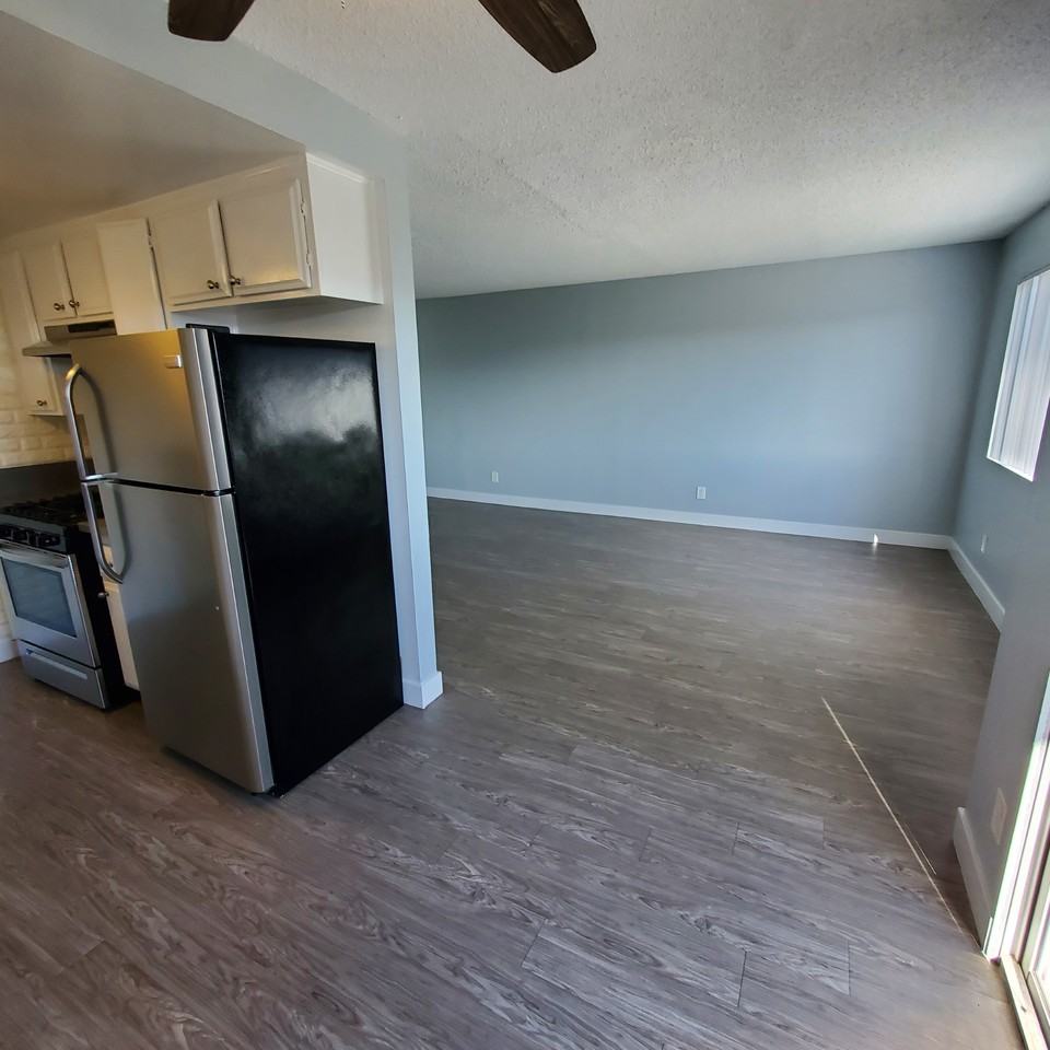 664 W 12th St #206 - Photo 2 of 13