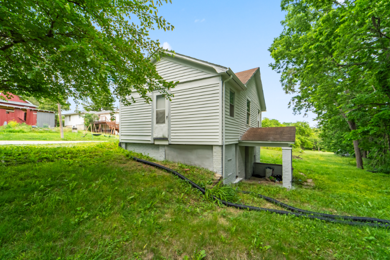 1006 Park St - Photo 2 of 10