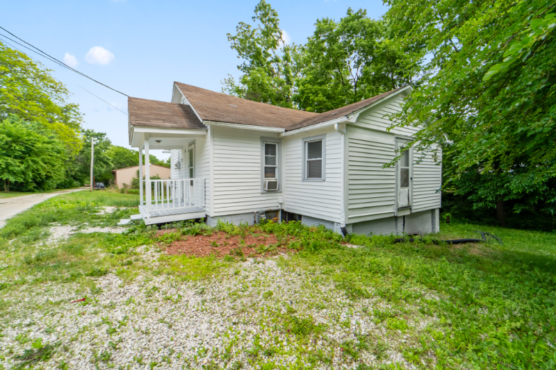 1006 Park St - Photo 3 of 10