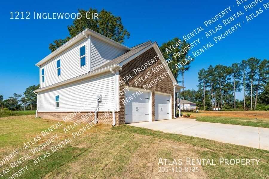 1212 Inglewood Circle - Photo 3 of 33