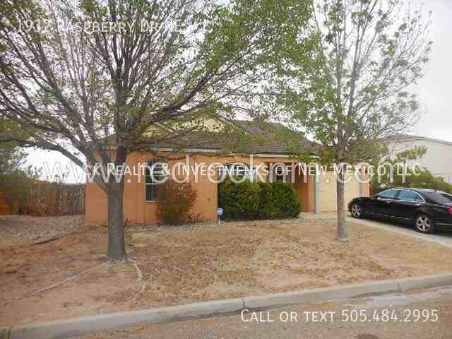 1932 Raspberry Dr Ne - Photo 2 of 20