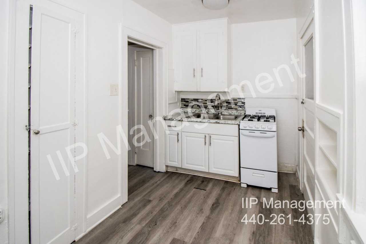 3188 West 111th Street #1 - Photo 7 of 8