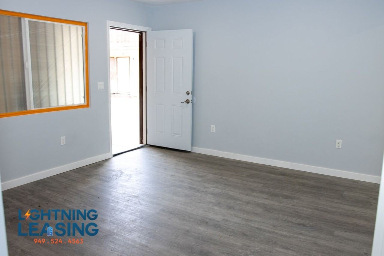 3923 1/2 Gibraltar Ave #4D - Photo 3 of 6