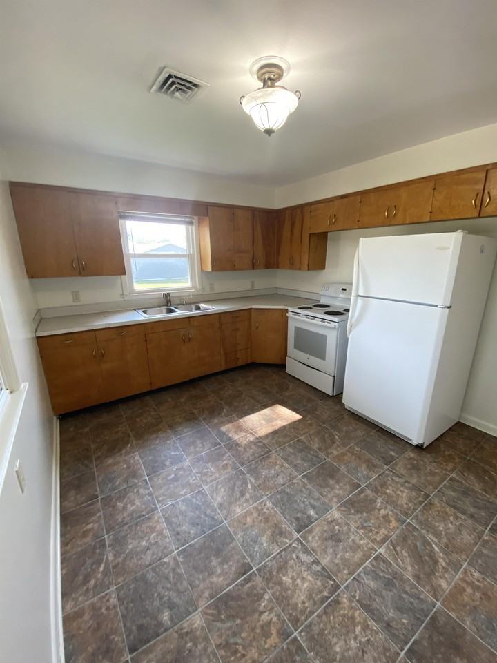 1103 11th Avenue - Photo 3 of 7